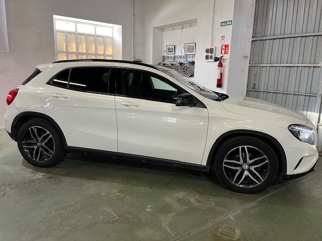 MERCEDES-BENZ GLA 200 CDI SENSATION