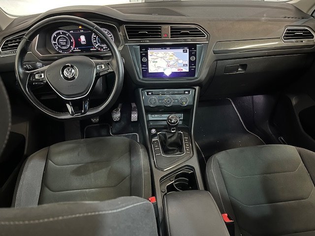 VOLKSWAGEN TIGUAN 2.0 R-LINE