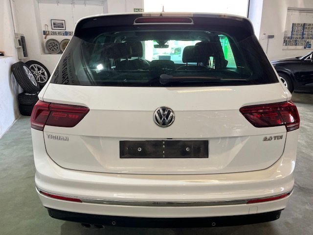VOLKSWAGEN TIGUAN 2.0 R-LINE