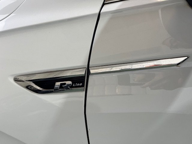 VOLKSWAGEN TIGUAN 2.0 R-LINE