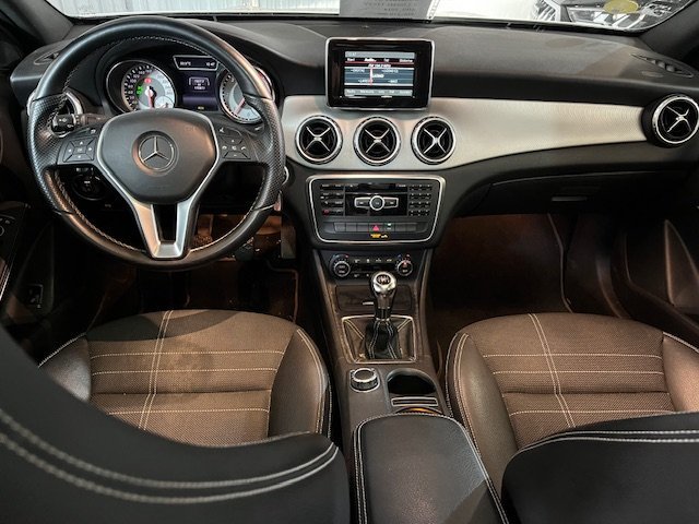 MERCEDES-BENZ GLA 200 CDI SENSATION