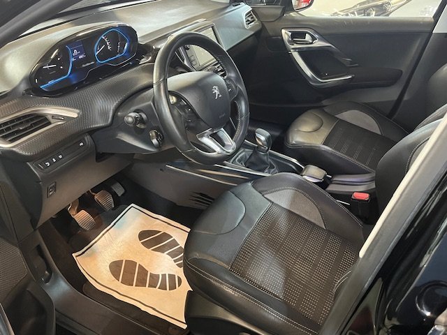PEUGEOT 2008 1.6 HDI ALLURE