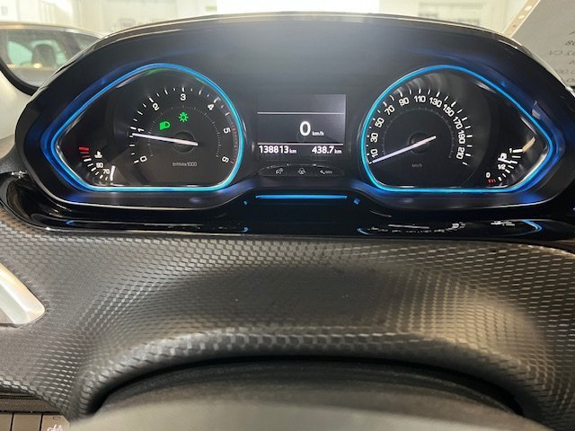 PEUGEOT 2008 1.6 HDI ALLURE