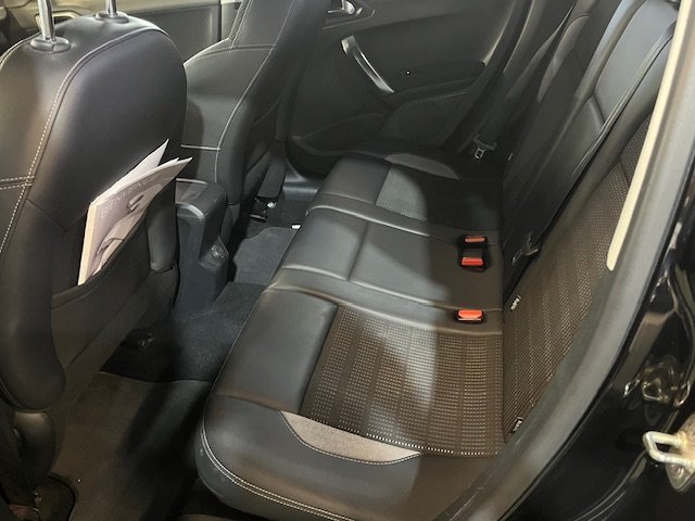 PEUGEOT 2008 1.6 HDI ALLURE