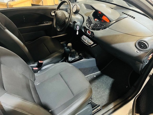 RENAULT Twingo 1.2 SPORT