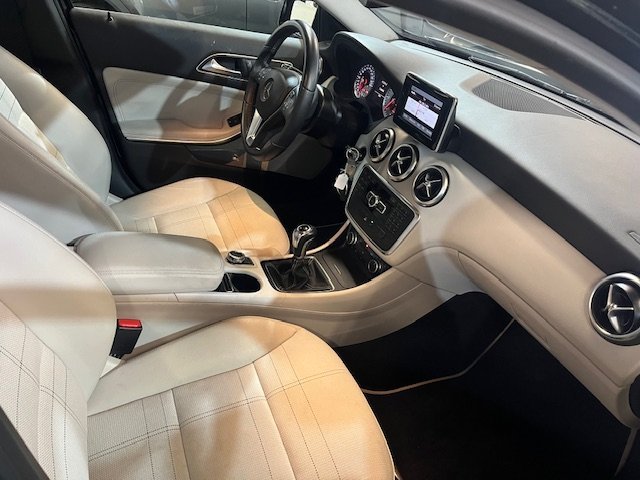 MERCEDES-BENZ Clase A 180 CDI URBAN