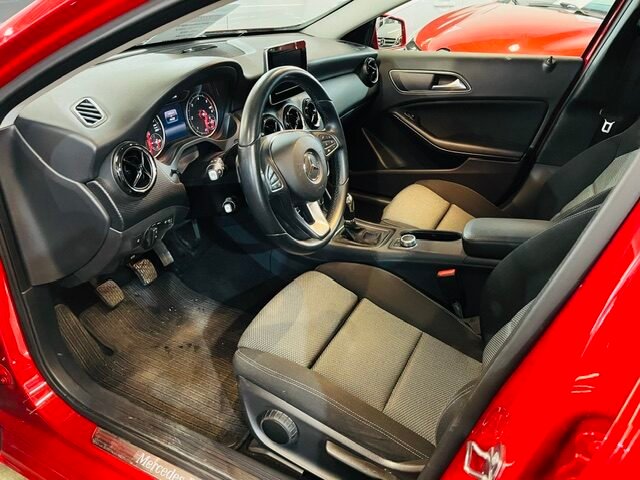 MERCEDES-BENZ Clase A 1.5 Blue Edition