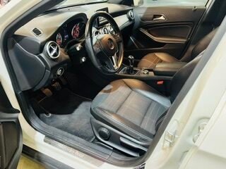 MERCEDES-BENZ GLA 200d
