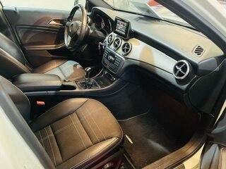 MERCEDES-BENZ GLA 200d
