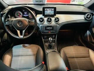 MERCEDES-BENZ GLA 200d